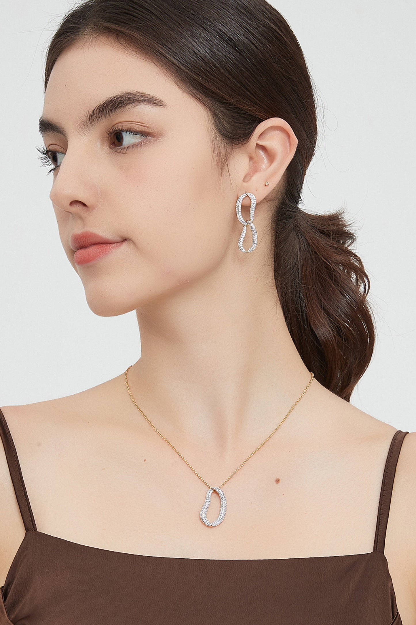 Infinity Gold Pav¨¦ Diamond Irregular Hoop Pendant Necklace