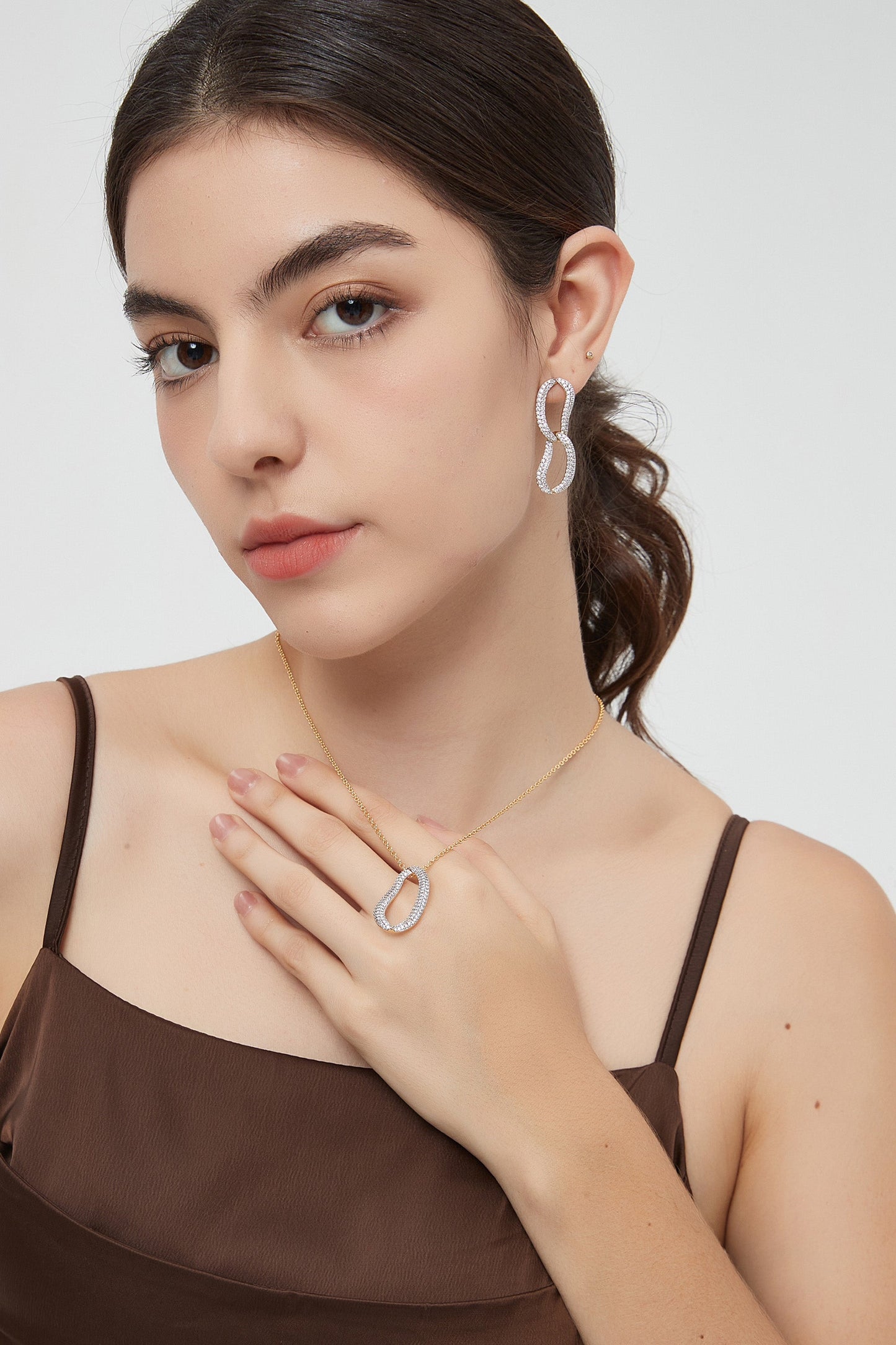 Infinity Gold Pav¨¦ Diamond Irregular Hoop Pendant Necklace