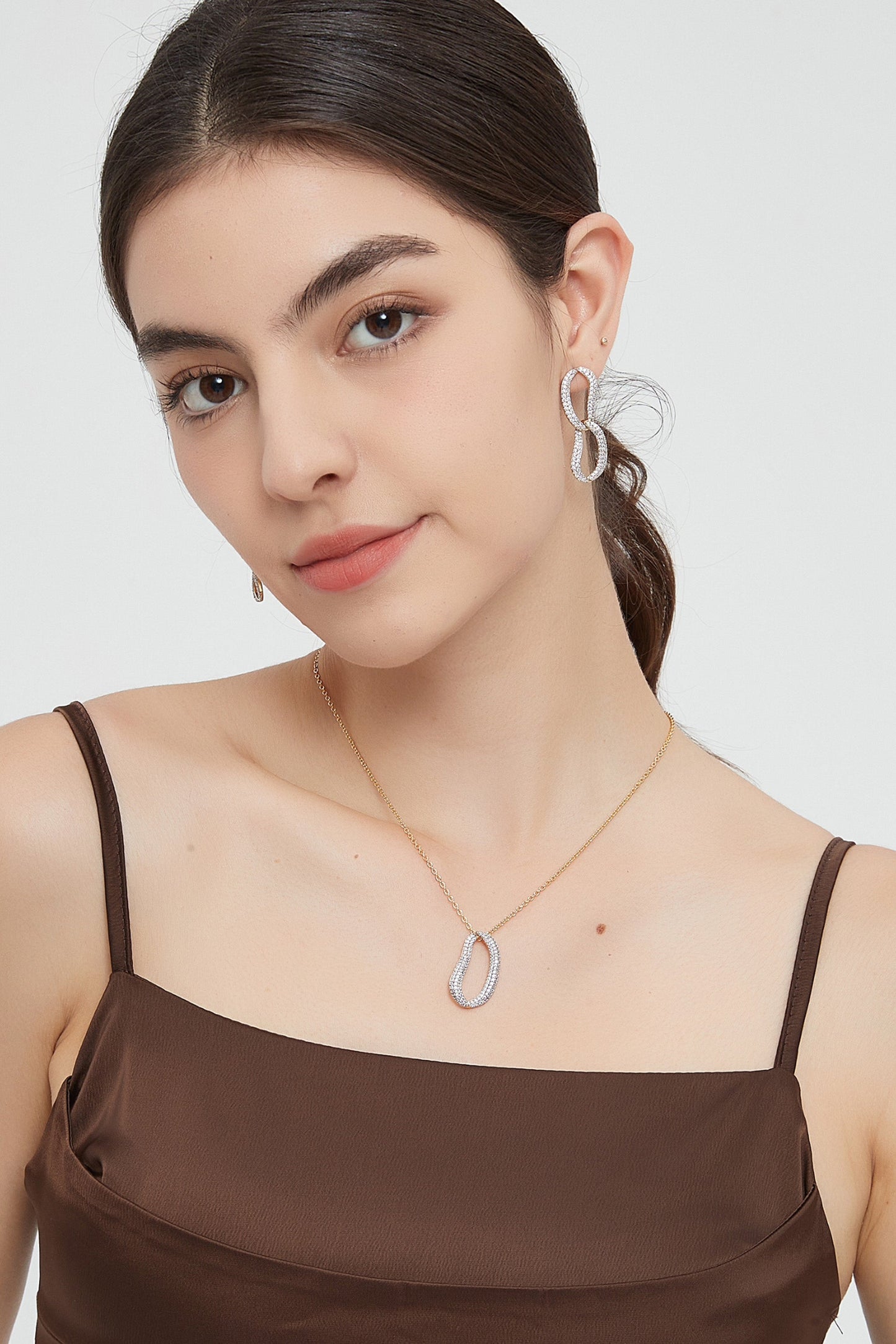 Infinity Gold Pav¨¦ Diamond Irregular Hoop Pendant Necklace