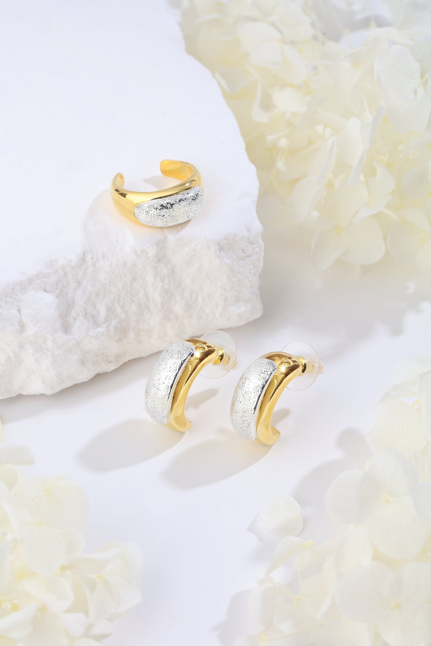 Frosted and Matted Texture Two Tone Ring - Classicharms