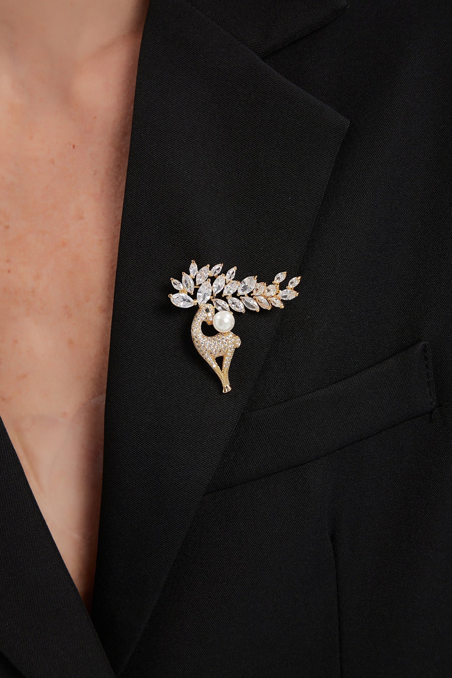 Gold Pav¨¦ and Pearl Reindeer Brooch Necklace Set - Classicharms