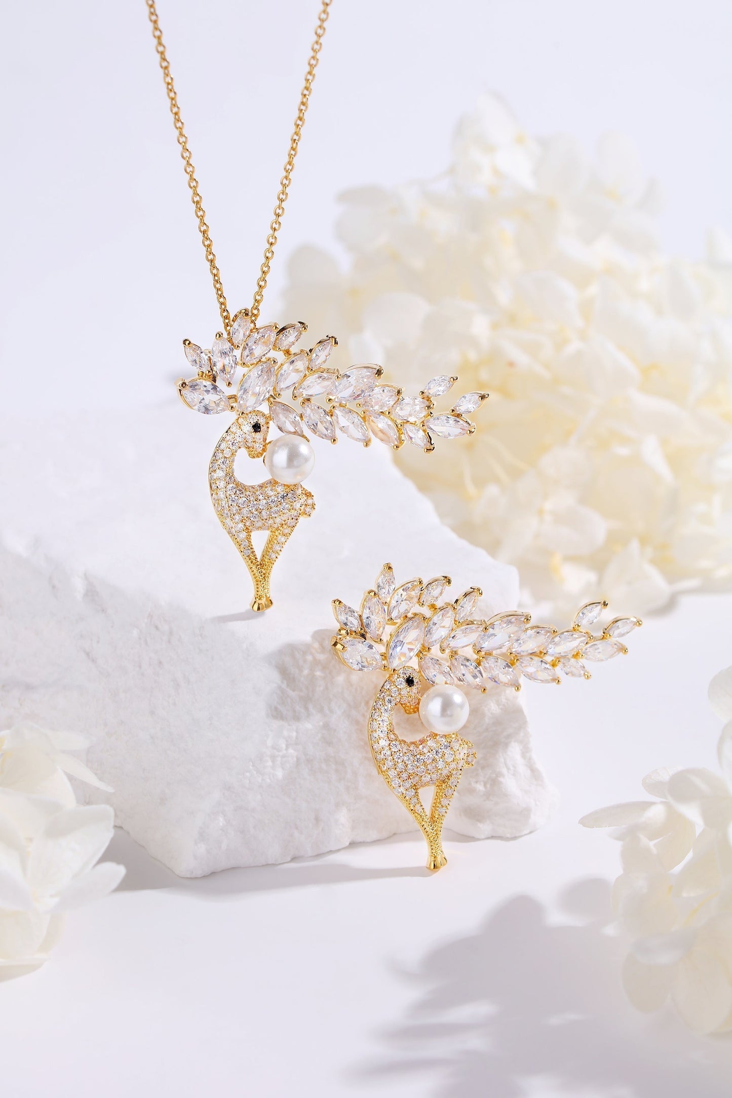 Gold Pav¨¦ and Pearl Reindeer Brooch Necklace Set - Classicharms