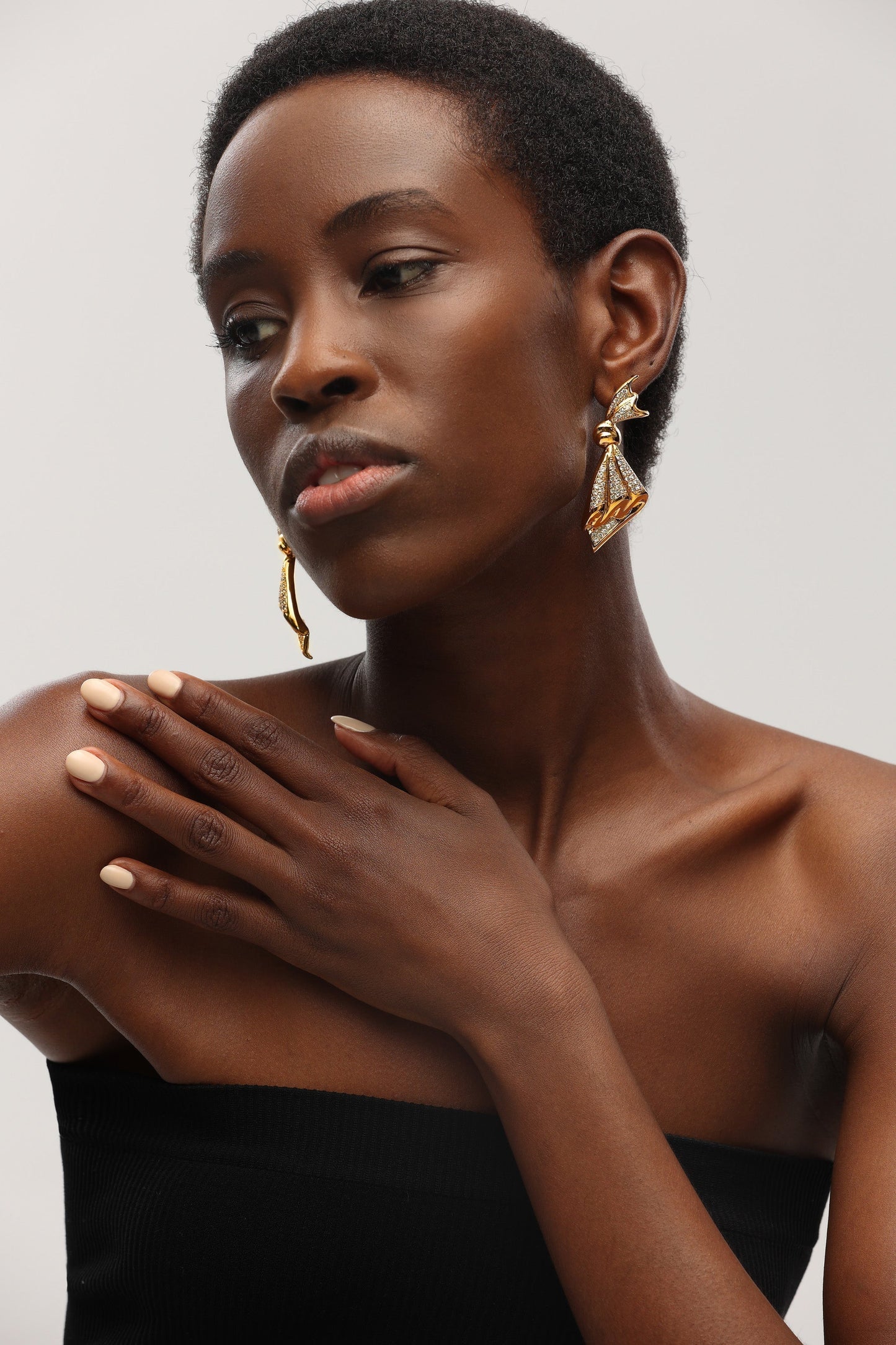 Pav¨¦ Diamonds Embellished Butterfly Earrings - Classicharms
