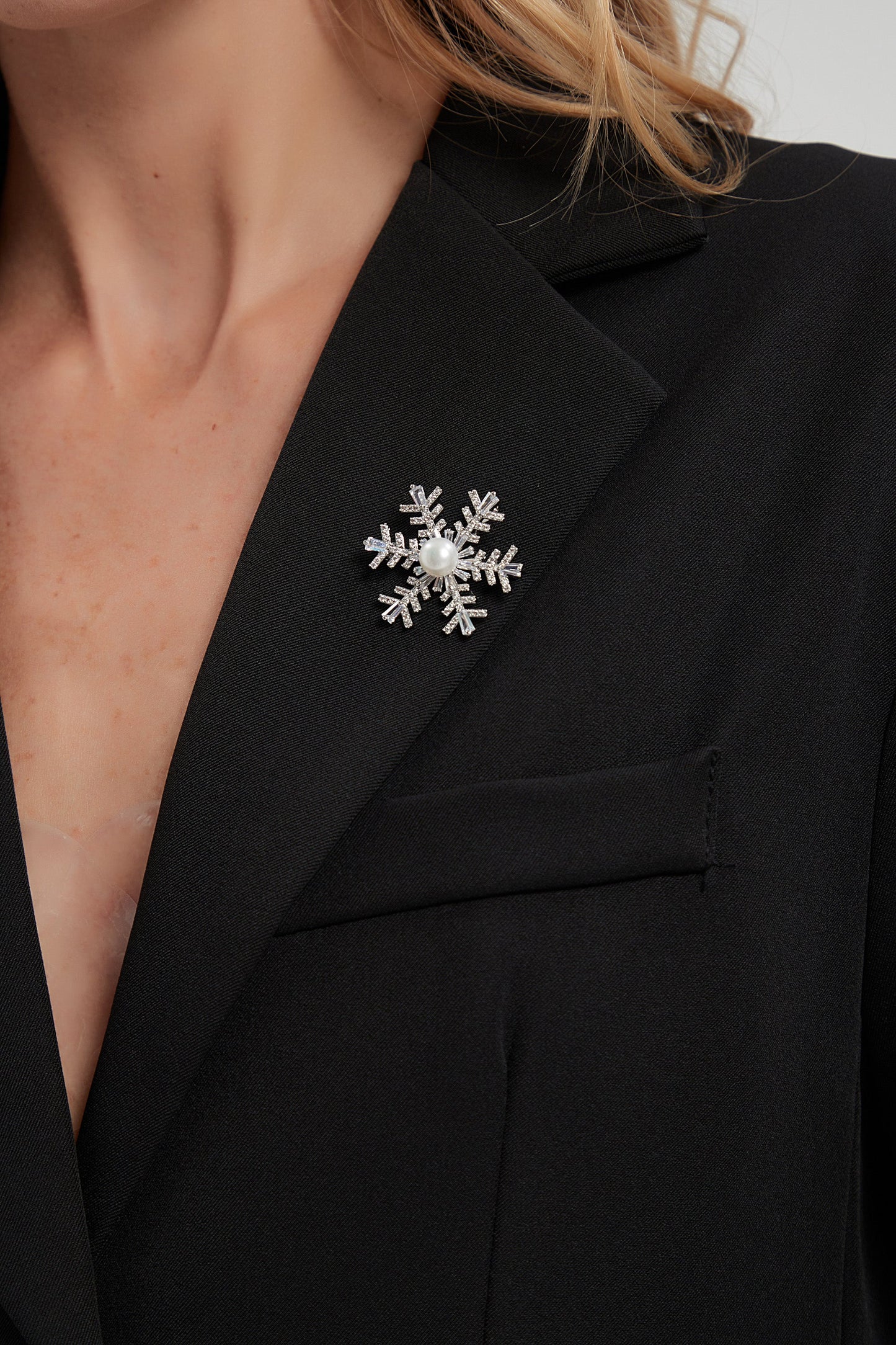 Silver Pav¨¦ and Pearl Snowflake Brooch Necklace Set - Classicharms