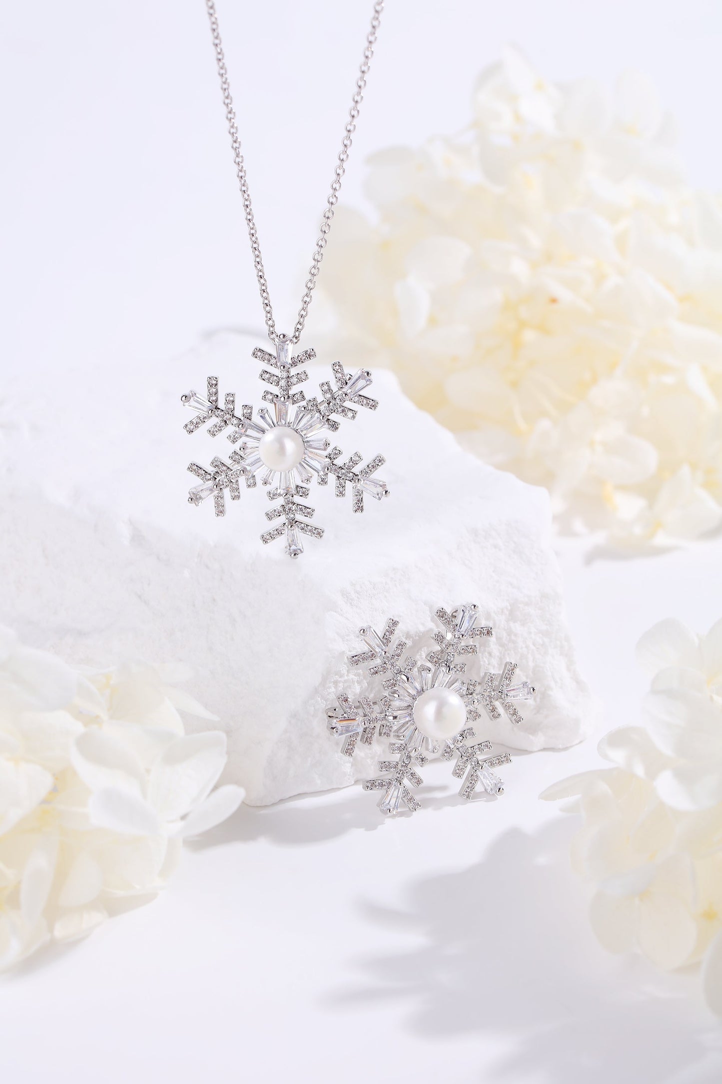 Silver Pav¨¦ and Pearl Snowflake Brooch Necklace Set - Classicharms